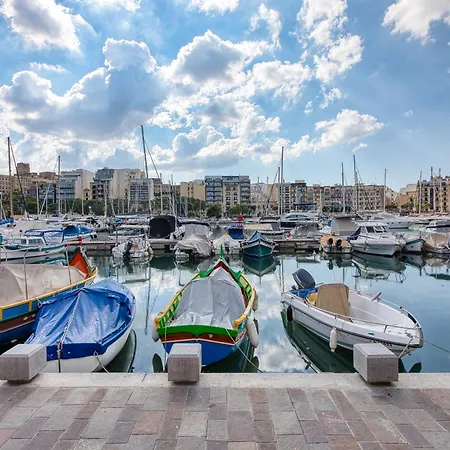 Maltese Seafront 2br 2bath Marina&valletta Views Appartamento *