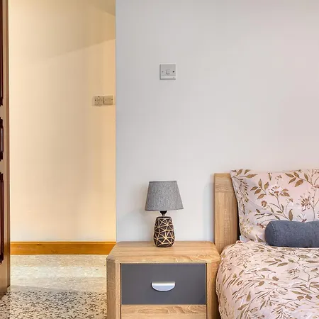Maltese Seafront 2br 2bath Marina&valletta Views