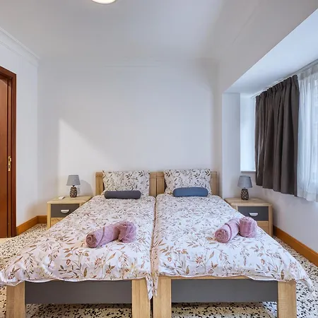 Maltese Seafront 2br 2bath Marina&valletta Views Appartamento *